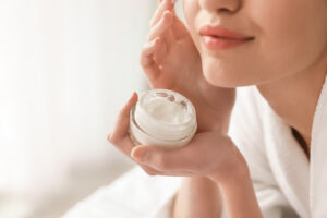 Митове, свързани с използването на хидратиращ крем за лице