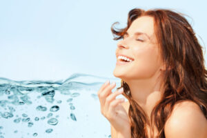 Правилното почистването на кожата преди нанасяне на хидратиращ крем за лице е особено важно